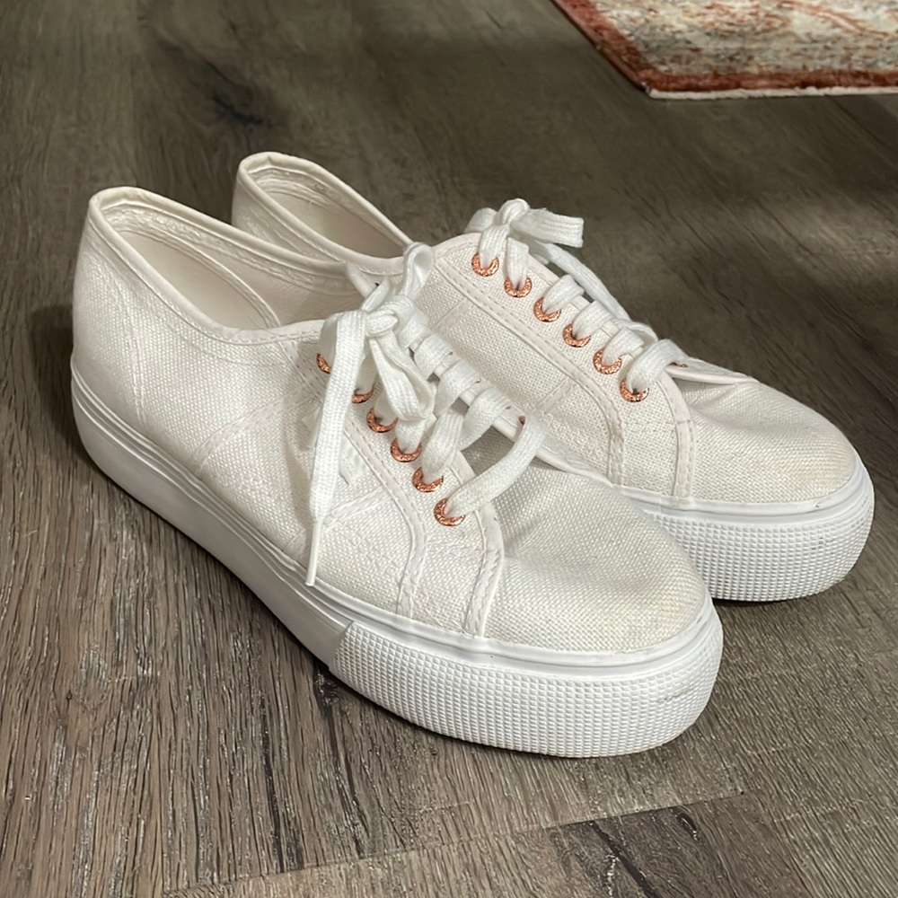 Supergas white size 11